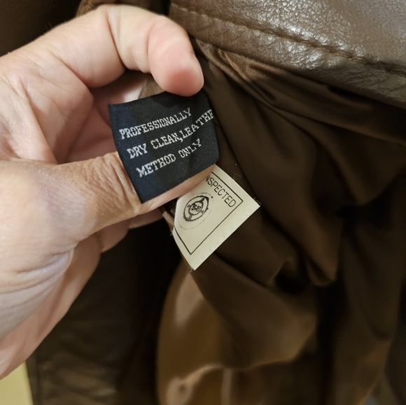 Vintage Pelle brown leather trench coat.  Medium - Picture 6 of 6